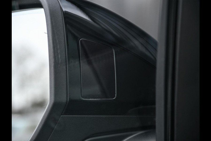 Audi Q8 60 TFSI e quattro Pro Line S Competition | B&O advanced | Audi exclusive | 5 jaar garantie | Panoramadak | massage stoelen | 4 wiel besturing | Alcantara hemel | Soft-close | Elektr. Trekhaak | Achteras besturing | Oled achterlichten