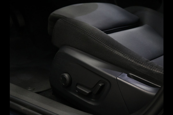 Polestar 2 Long Range Dual Motor Launch Edition 78kWh [PANORAMADAK, MEMORY SEATS, APPLE CARPLAY, ANDROID, STUURVERWARMING, RIJHULP, 360 CAMERA, STOELVERWARMING V+A, ADAPTIVE CRUISE, DIGITAL DASH, NIEUWSTAAT]