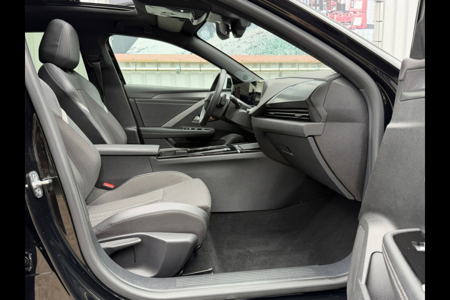 Opel Astra SPORTS TOURER 1.2 Turbo GS Automaat 131 Pk | Navi Carplay | Virtual display | 360 Camera | Cruise | Panoramadak | 18".
