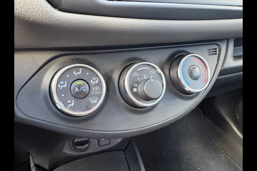 Toyota Yaris 1.0 VVT-i Connect 5-drs. CAMERA/CARPLAY/AIRCO/15INCH