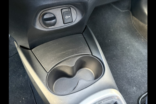 Toyota Yaris 1.0 VVT-i Connect 5-drs. CAMERA/CARPLAY/AIRCO/15INCH