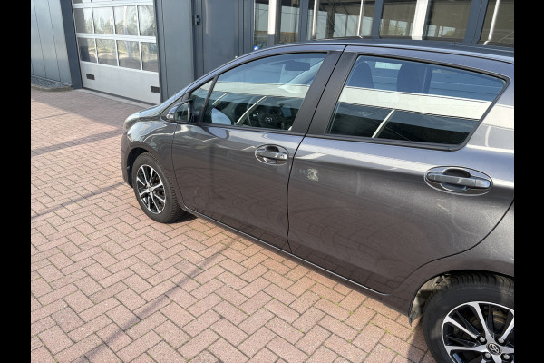 Toyota Yaris 1.0 VVT-i Connect 5-drs. CAMERA/CARPLAY/AIRCO/15INCH