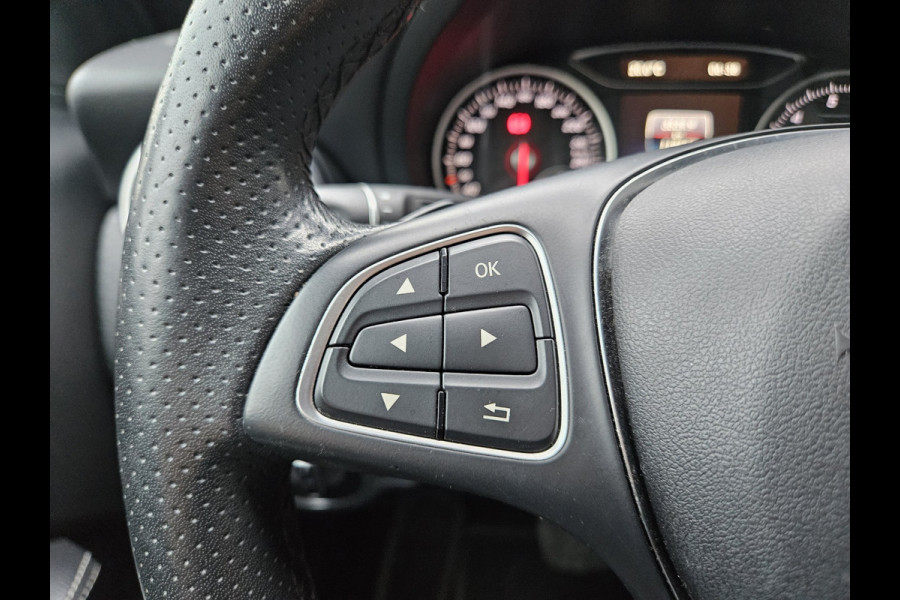 Mercedes-Benz A-Klasse 160 Sport Edition Panorama/Schuifdak! LED! 19INCH! NAP! Automaat! Mooie/Nette Auto!