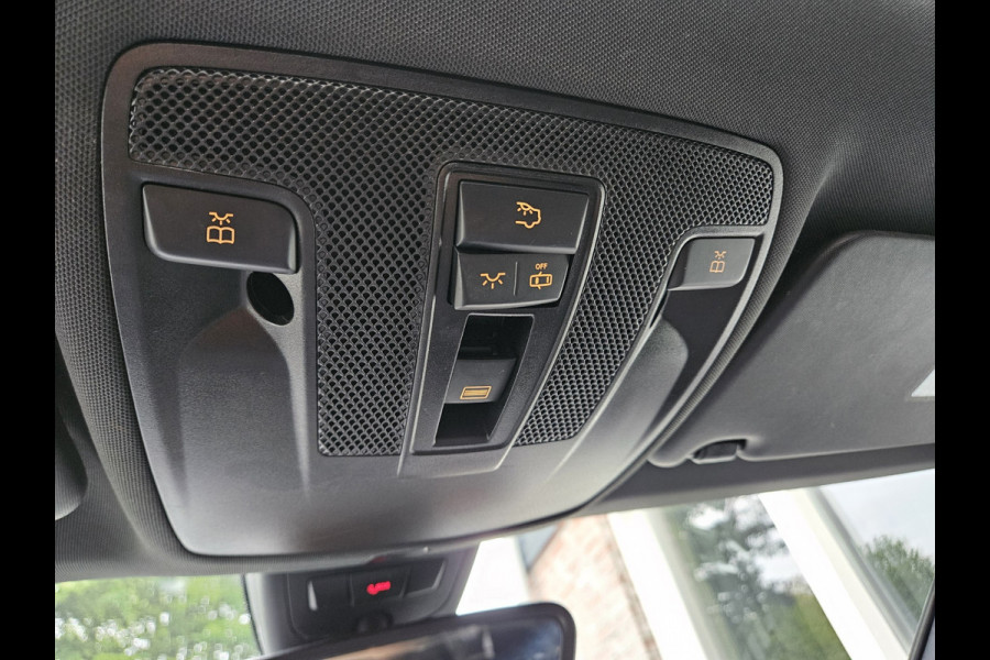 Mercedes-Benz A-Klasse 160 Sport Edition Panorama/Schuifdak! LED! 19INCH! NAP! Automaat! Mooie/Nette Auto!