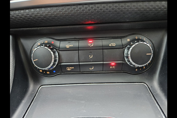 Mercedes-Benz A-Klasse 160 Sport Edition Panorama/Schuifdak! LED! 19INCH! NAP! Automaat! Mooie/Nette Auto!