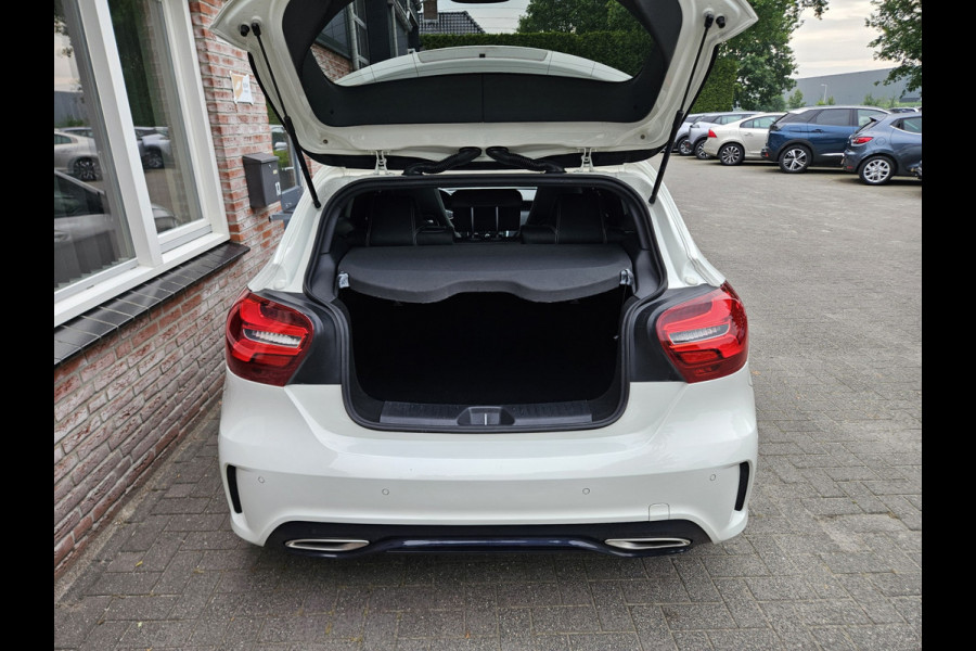 Mercedes-Benz A-Klasse 160 Sport Edition Panorama/Schuifdak! LED! 19INCH! NAP! Automaat! Mooie/Nette Auto!