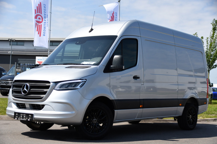 Mercedes-Benz Sprinter 319 V6 3.0 CDI L2H2 PB Edition Camera, Cruise, Carplay, 190pk, Automaat, LED, Trekhaak, Dodehoek, Sensoren, NAVI, Uniek!
