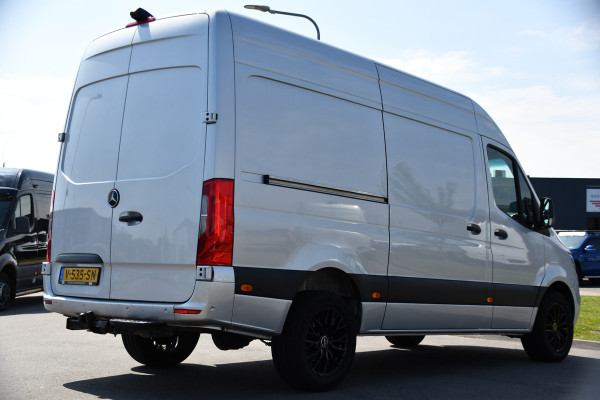 Mercedes-Benz Sprinter 319 V6 3.0 CDI L2H2 PB Edition Camera, Cruise, Carplay, 190pk, Automaat, LED, Trekhaak, Dodehoek, Sensoren, NAVI, Uniek!