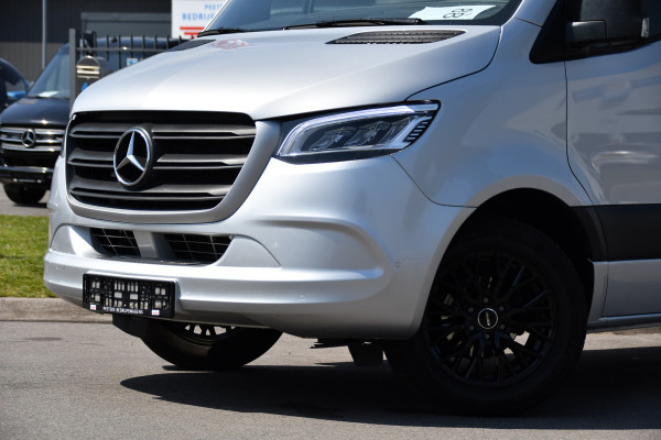 Mercedes-Benz Sprinter 319 V6 3.0 CDI L2H2 PB Edition Camera, Cruise, Carplay, 190pk, Automaat, LED, Trekhaak, Dodehoek, Sensoren, NAVI, Uniek!