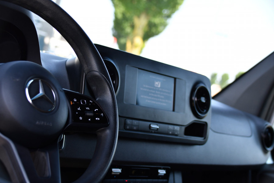 Mercedes-Benz Sprinter 319 V6 3.0 CDI L2H2 PB Edition Camera, Cruise, Carplay, 190pk, Automaat, LED, Trekhaak, Dodehoek, Sensoren, NAVI, Uniek!