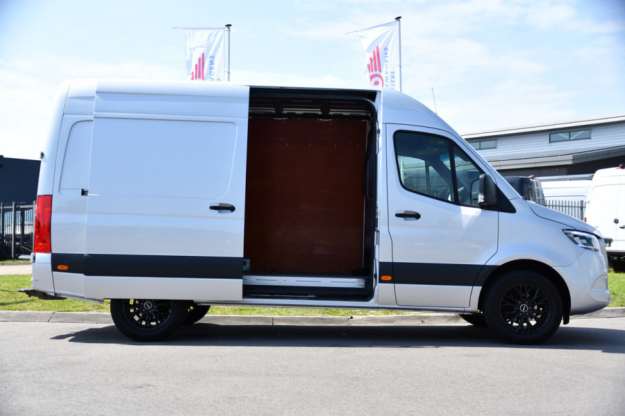 Mercedes-Benz Sprinter 319 V6 3.0 CDI L2H2 PB Edition Camera, Cruise, Carplay, 190pk, Automaat, LED, Trekhaak, Dodehoek, Sensoren, NAVI, Uniek!
