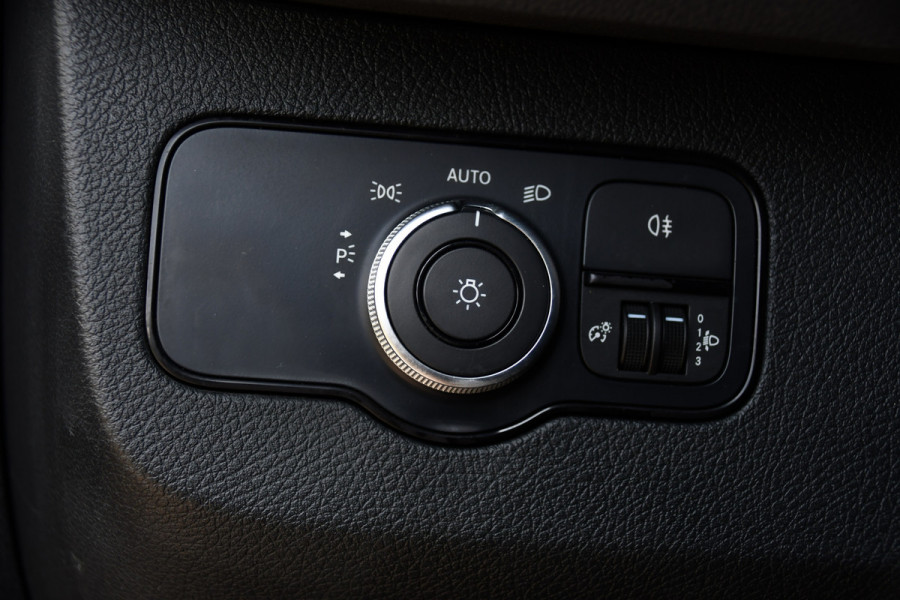 Mercedes-Benz Sprinter 319 V6 3.0 CDI L2H2 PB Edition Camera, Cruise, Carplay, 190pk, Automaat, LED, Trekhaak, Dodehoek, Sensoren, NAVI, Uniek!