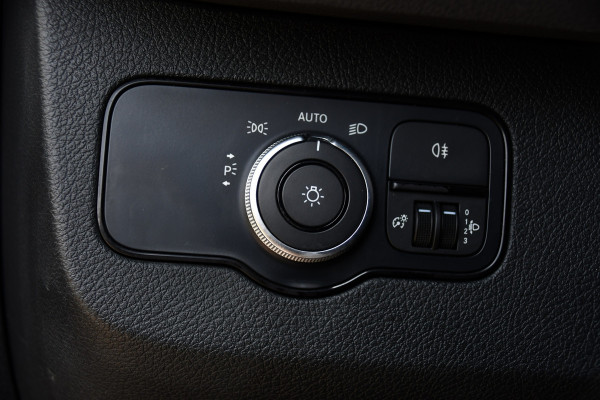 Mercedes-Benz Sprinter 319 V6 3.0 CDI L2H2 PB Edition Camera, Cruise, Carplay, 190pk, Automaat, LED, Trekhaak, Dodehoek, Sensoren, NAVI, Uniek!