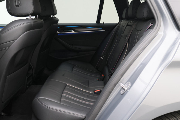 BMW 5 Serie Touring 530e Business Edition Plus M Sport Leer, Elektr. Stoelen, Camera, Apple Carplay, LED, PDC