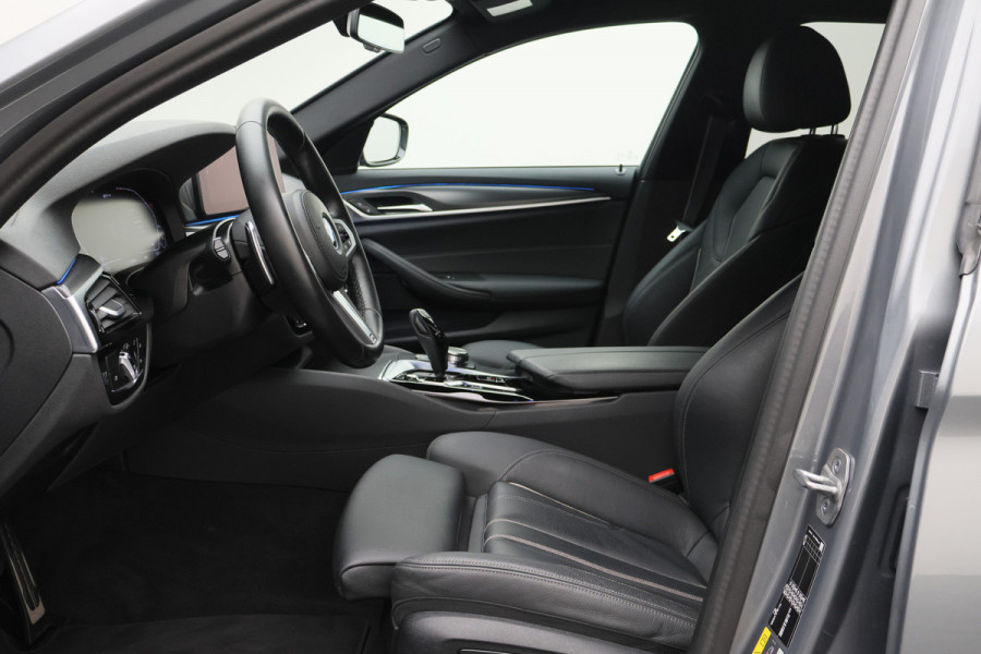BMW 5 Serie Touring 530e Business Edition Plus M Sport Leer, Elektr. Stoelen, Camera, Apple Carplay, LED, PDC