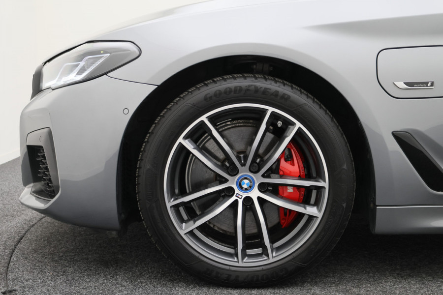 BMW 5 Serie Touring 530e Business Edition Plus M Sport Leer, Elektr. Stoelen, Camera, Apple Carplay, LED, PDC