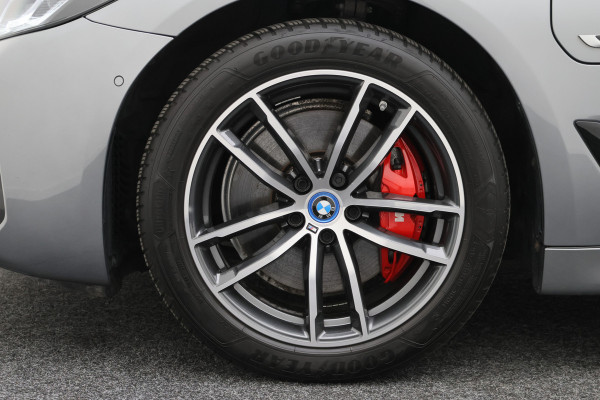 BMW 5 Serie Touring 530e Business Edition Plus M Sport Leer, Elektr. Stoelen, Camera, Apple Carplay, LED, PDC