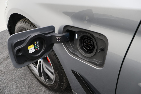 BMW 5 Serie Touring 530e Business Edition Plus M Sport Leer, Elektr. Stoelen, Camera, Apple Carplay, LED, PDC