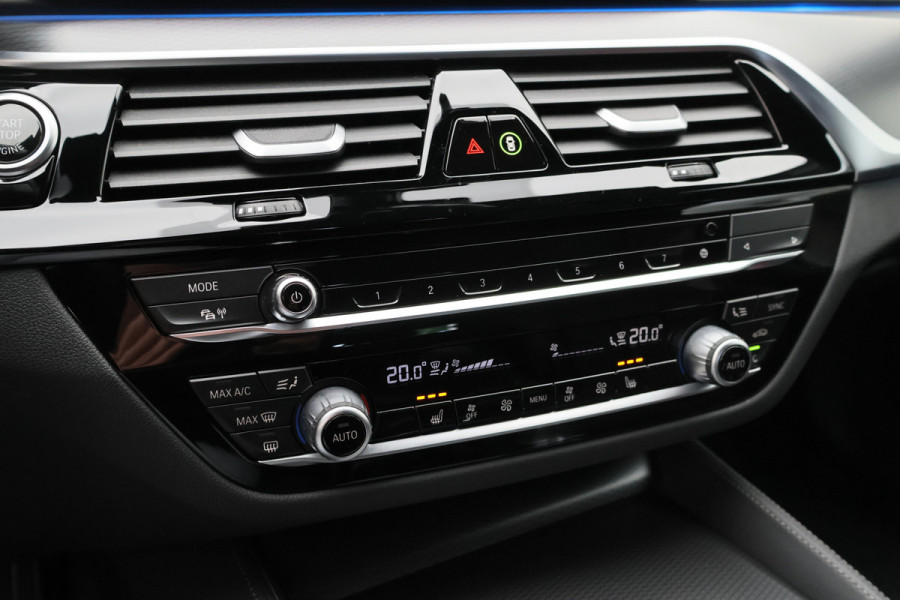 BMW 5 Serie Touring 530e Business Edition Plus M Sport Leer, Elektr. Stoelen, Camera, Apple Carplay, LED, PDC