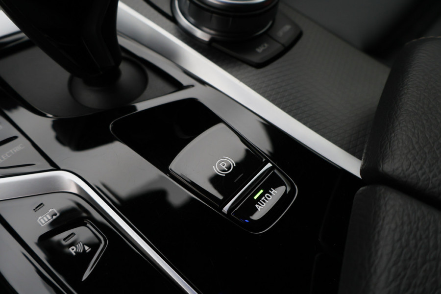 BMW 5 Serie Touring 530e Business Edition Plus M Sport Leer, Elektr. Stoelen, Camera, Apple Carplay, LED, PDC