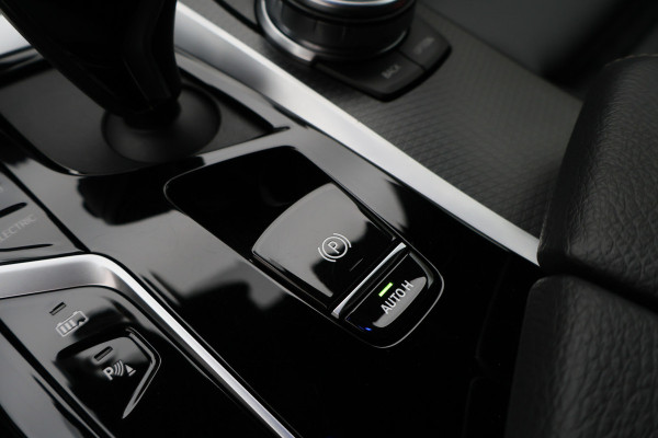 BMW 5 Serie Touring 530e Business Edition Plus M Sport Leer, Elektr. Stoelen, Camera, Apple Carplay, LED, PDC
