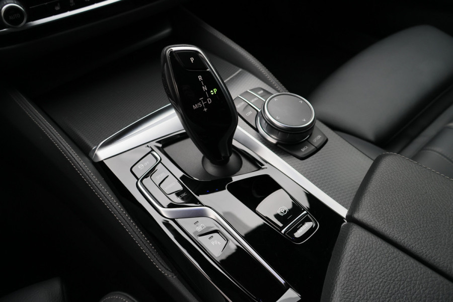 BMW 5 Serie Touring 530e Business Edition Plus M Sport Leer, Elektr. Stoelen, Camera, Apple Carplay, LED, PDC