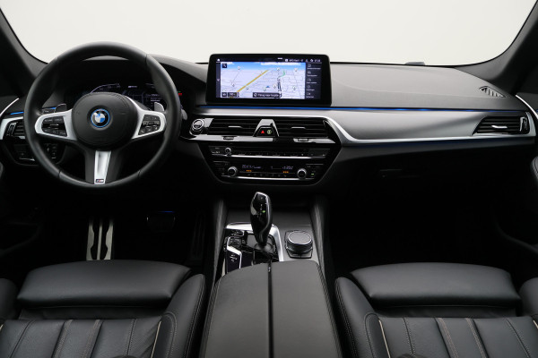 BMW 5 Serie Touring 530e Business Edition Plus M Sport Leer, Elektr. Stoelen, Camera, Apple Carplay, LED, PDC