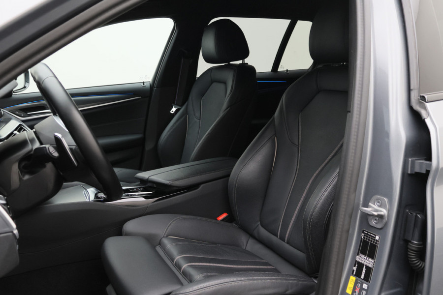 BMW 5 Serie Touring 530e Business Edition Plus M Sport Leer, Elektr. Stoelen, Camera, Apple Carplay, LED, PDC