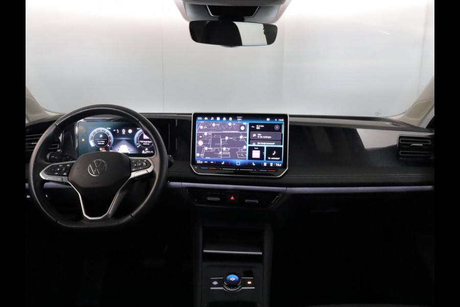 Volkswagen Tiguan 1.5 eTSI Life Edition 150 pk Automaat (DSG) | Verlengde garantie | Navigatie | Trekhaak (wegklapbaar) | Parkeersensoren (Park assist) | Achteruitrijcamera | Stoelverwarming |