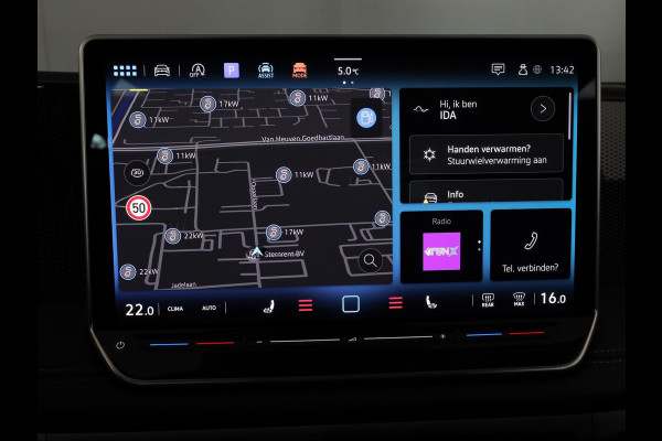 Volkswagen Tiguan 1.5 eTSI Life Edition 150 pk Automaat (DSG) | Verlengde garantie | Navigatie | Trekhaak (wegklapbaar) | Parkeersensoren (Park assist) | Achteruitrijcamera | Stoelverwarming |