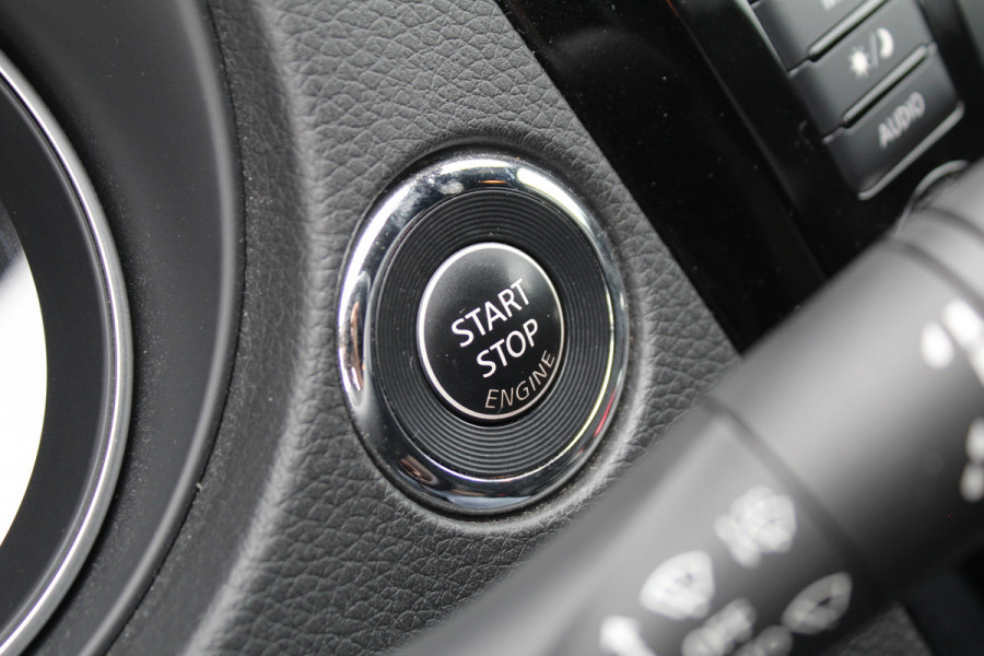 Nissan QASHQAI 1.3 DIG-T 160PK Tekna + | BOSE | Panoramadak | Trekhaak | Leder | BLIS