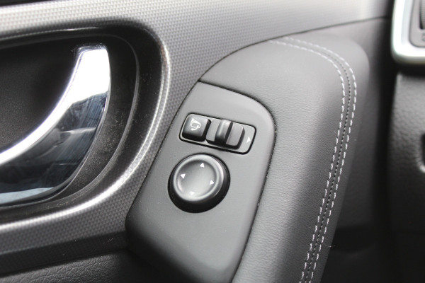 Nissan QASHQAI 1.3 DIG-T 160PK Tekna + | BOSE | Panoramadak | Trekhaak | Leder | BLIS
