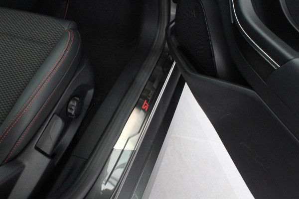 Ford Fiesta 1.0 EcoBoost Hybrid ST-Line X >125pk/B&O/Camera/Winterpakket/Adapt.cruise/Full LED/All season banden