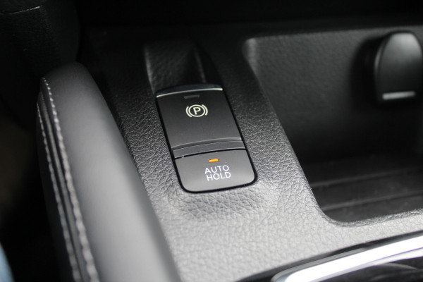 Nissan QASHQAI 1.3 DIG-T 160PK Tekna + | BOSE | Panoramadak | Trekhaak | Leder | BLIS