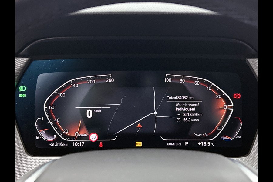 BMW 1-serie 118i Business Edition Automaat (NL-AUTO, NAVIGATIE, CARPLAY, PARKEERSENSOREN, DEALER ONDERHOUDEN)