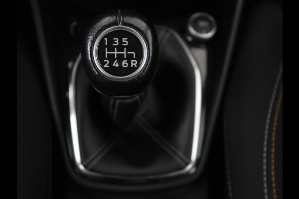 Ford Fiesta 1.0 EcoBoost Active First Edition | Panoramadak | Adaptive Cruise control | Parkeerhulp | Carplay | Climate control | Keyless | Lane assist | Navigatie