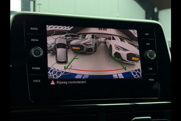 Volkswagen T-Roc 1.5 TSI 3x R-Line Panorama CarPlay