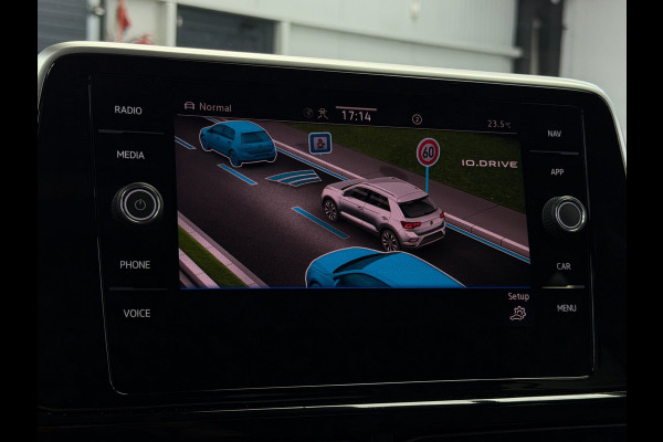 Volkswagen T-Roc 1.5 TSI 3x R-Line Panorama CarPlay