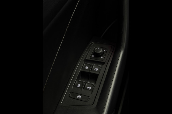 Volkswagen T-Roc 1.5 TSI 3x R-Line Panorama CarPlay