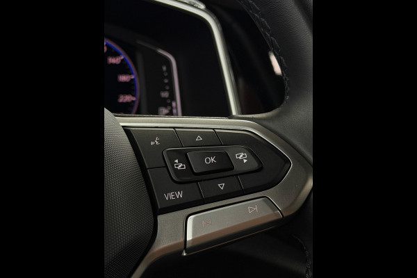 Volkswagen T-Roc 1.5 TSI 3x R-Line Panorama CarPlay
