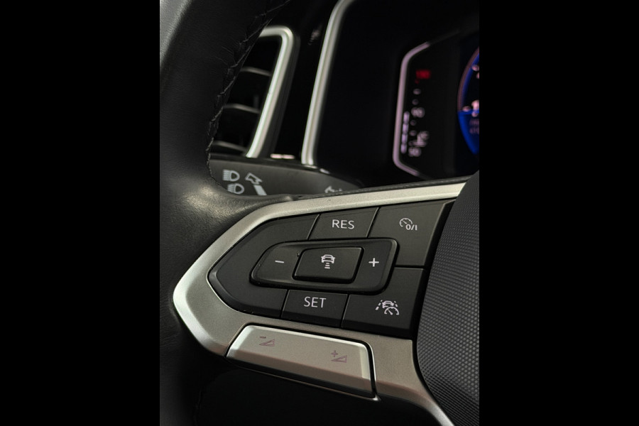 Volkswagen T-Roc 1.5 TSI 3x R-Line Panorama CarPlay