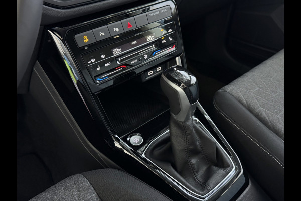 Volkswagen T-Cross ✅ NIEUWE AUTO✅TSI 17''LMV DODE HOEK TREKHAAK CAMERA VIR.COCKPIT STOELVERW. ADAP.CRUISE LMV CARPLAY 2025 ✅ Top Auto's Wijchen , 30 Jaar Specialist in Volkswagen  : Alle Type's : R-Line Edition / Style / First Edition / Highline / Life , Zowel PHEV / HEV / MHEV / Benzine ✅