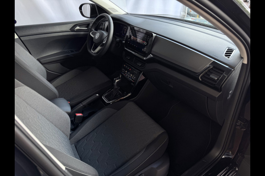 Volkswagen T-Cross ✅ NIEUWE AUTO✅TSI 17''LMV DODE HOEK TREKHAAK CAMERA VIR.COCKPIT STOELVERW. ADAP.CRUISE LMV CARPLAY 2025 ✅ Top Auto's Wijchen , 30 Jaar Specialist in Volkswagen  : Alle Type's : R-Line Edition / Style / First Edition / Highline / Life , Zowel PHEV / HEV / MHEV / Benzine ✅
