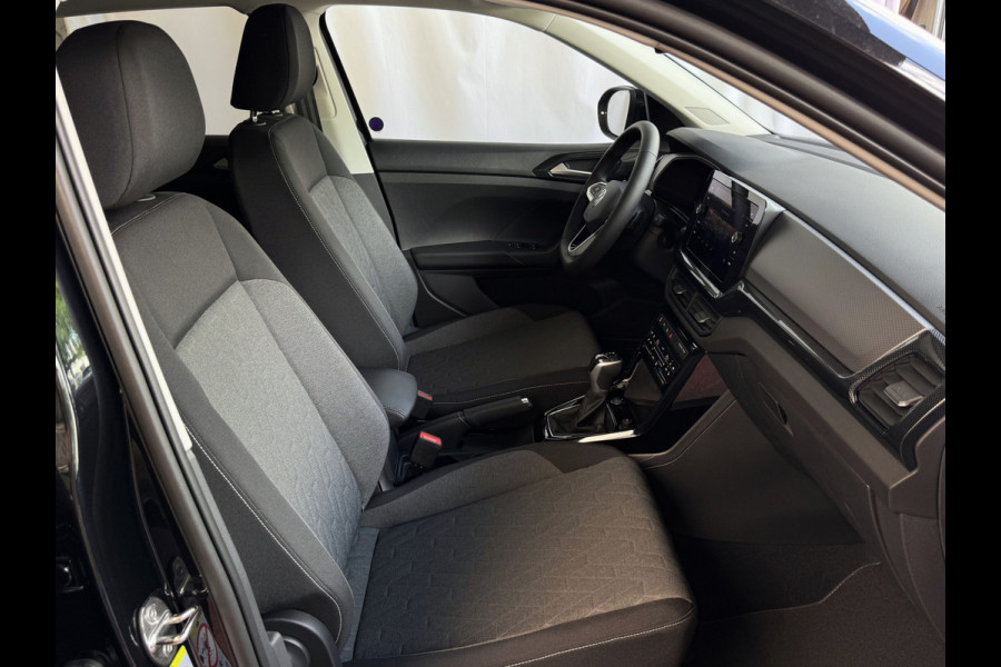 Volkswagen T-Cross ✅ NIEUWE AUTO✅TSI 17''LMV DODE HOEK TREKHAAK CAMERA VIR.COCKPIT STOELVERW. ADAP.CRUISE LMV CARPLAY 2025 ✅ Top Auto's Wijchen , 30 Jaar Specialist in Volkswagen  : Alle Type's : R-Line Edition / Style / First Edition / Highline / Life , Zowel PHEV / HEV / MHEV / Benzine ✅
