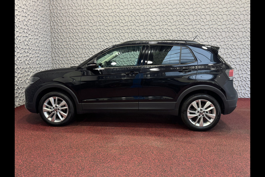 Volkswagen T-Cross ✅ NIEUWE AUTO✅TSI 17''LMV DODE HOEK TREKHAAK CAMERA VIR.COCKPIT STOELVERW. ADAP.CRUISE LMV CARPLAY 2025 ✅ Top Auto's Wijchen , 30 Jaar Specialist in Volkswagen  : Alle Type's : R-Line Edition / Style / First Edition / Highline / Life , Zowel PHEV / HEV / MHEV / Benzine ✅