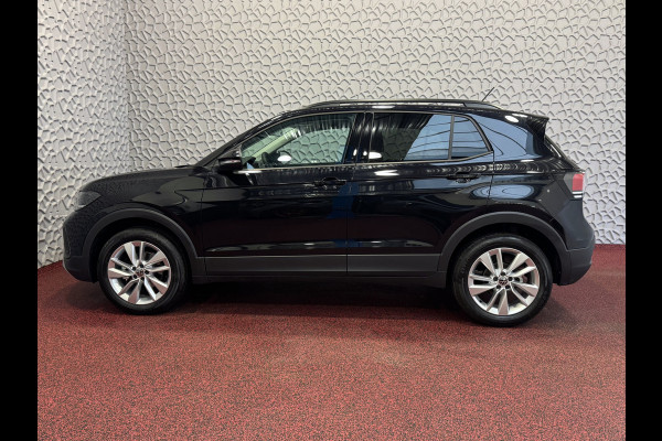Volkswagen T-Cross ✅ NIEUWE AUTO✅TSI 17''LMV DODE HOEK TREKHAAK CAMERA VIR.COCKPIT STOELVERW. ADAP.CRUISE LMV CARPLAY 2025 ✅ Top Auto's Wijchen , 30 Jaar Specialist in Volkswagen  : Alle Type's : R-Line Edition / Style / First Edition / Highline / Life , Zowel PHEV / HEV / MHEV / Benzine ✅
