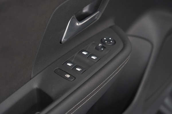 Opel Mokka Turbo 130 AT8 Ultimate | Camera | Adaptieve Cruise Control | Alcantara Bekleding | Apple Carplay