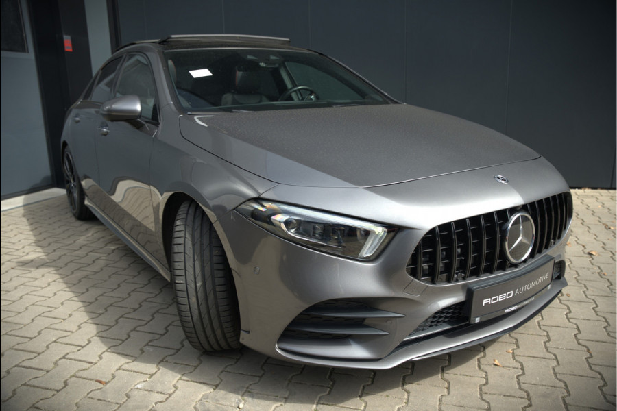 Mercedes-Benz A-Klasse 200 Launch Edition Premium Plus AMG | Panoramadak | Stoelverwarming | Memory Seat | Camera | Multibeam | Navigatie | Cruise Control |
