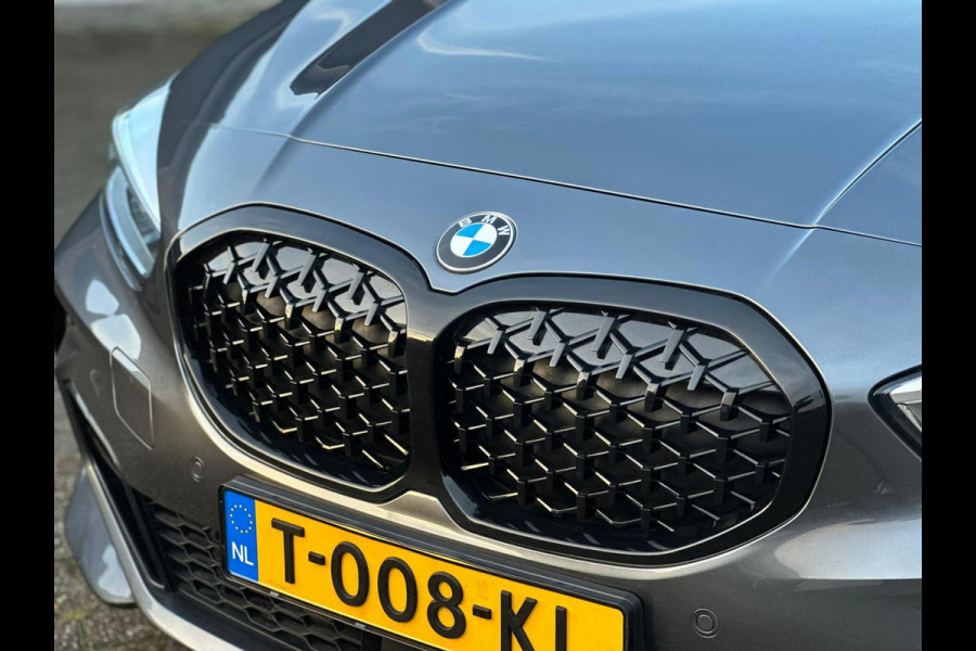 BMW 1-serie 118i M-sport pakket, panoramadak, achteruitrijcamera, Led verlichting,stoelverwarming