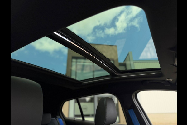 BMW 1-serie 118i M-sport pakket, panoramadak, achteruitrijcamera, Led verlichting,stoelverwarming